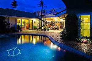Luxurious tropical home steps from Kailua Beach