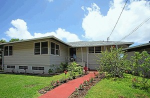 Immaculate vintage home with great Honolulu views
